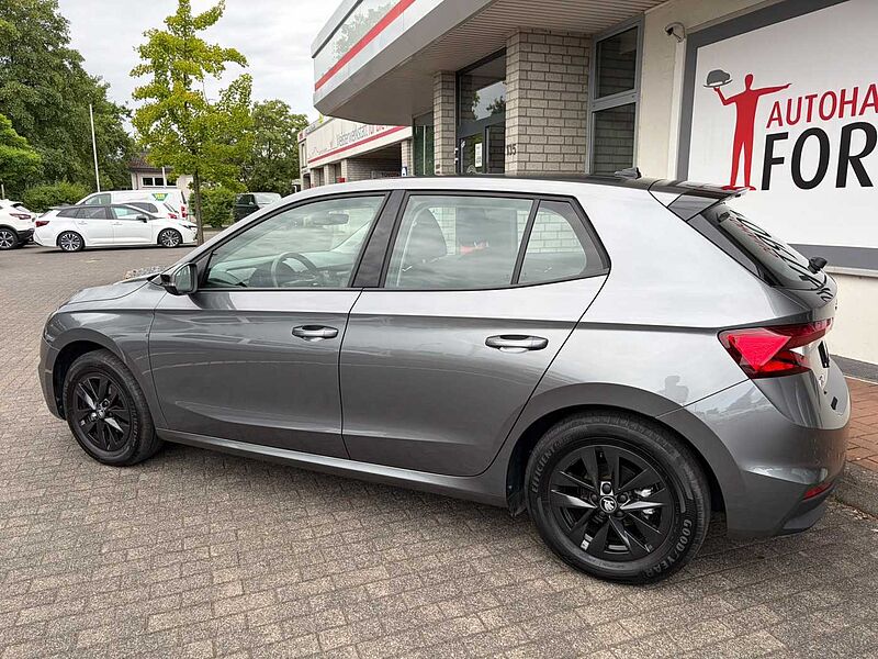 SKODA Fabia 1.0 TSI Young Edt. - SHZ, LED, BT, .. .