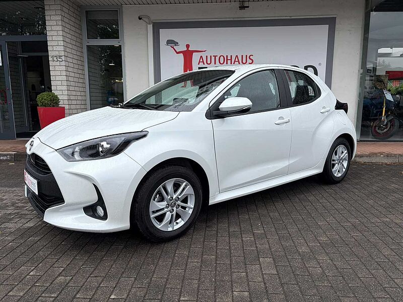 Toyota Yaris 1.5 Comfort - Navi, SHZ, LED, Kam. .. . sehr gepflegt !