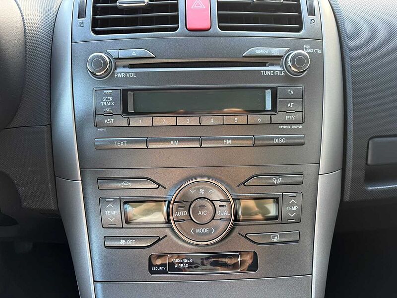 Toyota Auris 1.4 Benzin - 1. Hand (! ), Inspektion & T&Uuml;V neu