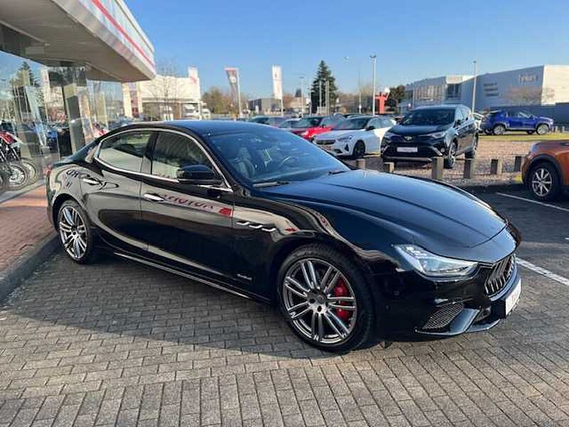 Maserati Ghibli S Q4 GranSport - Kamera, LED, 20' Zoll, Navi