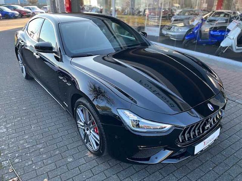 Maserati Ghibli S Q4 GranSport - Kamera, LED, 20' Zoll, Navi