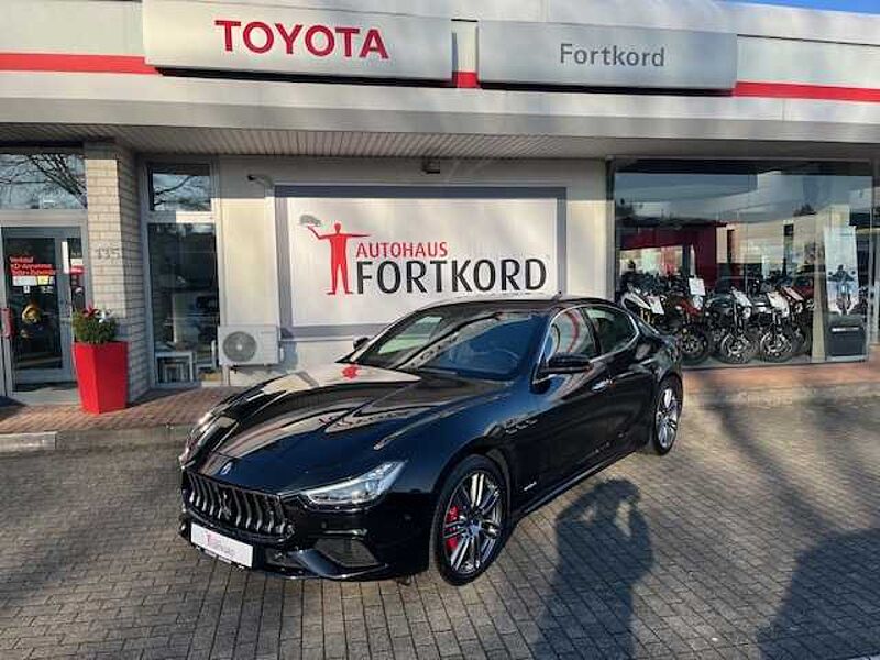 Maserati Ghibli S Q4 GranSport - Kamera, LED, 20' Zoll, Navi