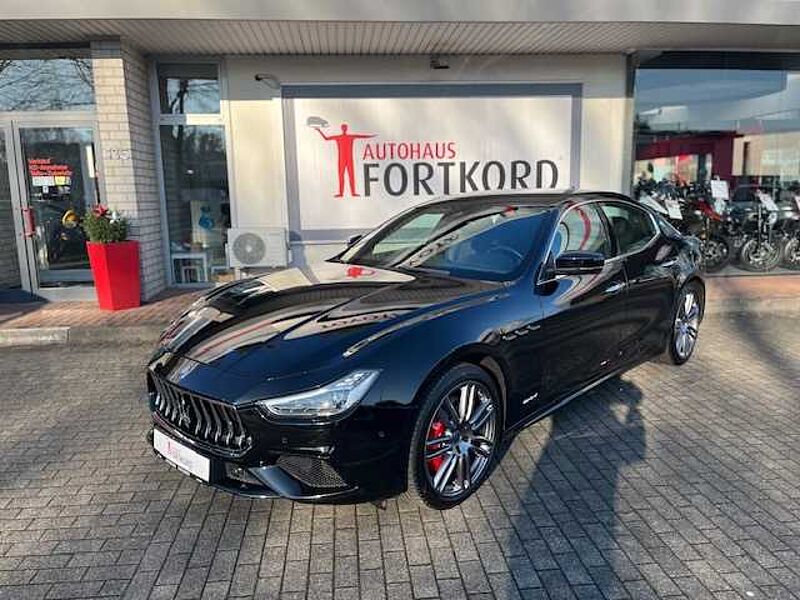 Maserati Ghibli S Q4 GranSport - Kamera, LED, 20' Zoll, Navi