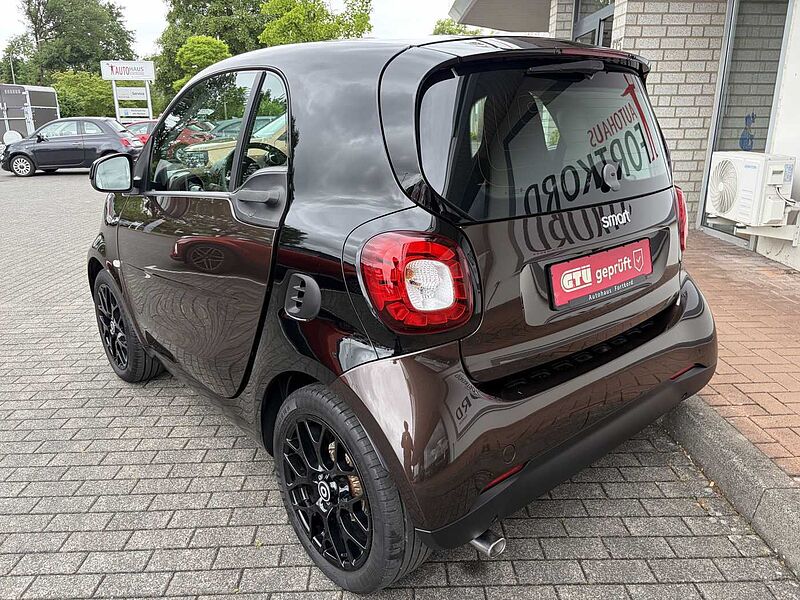 Smart ForTwo PERFECT - Pano. , Navi, SHZ, Kam. .. .