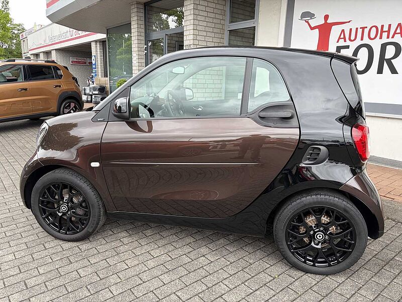 Smart ForTwo PERFECT - Pano. , Navi, SHZ, Kam. .. .