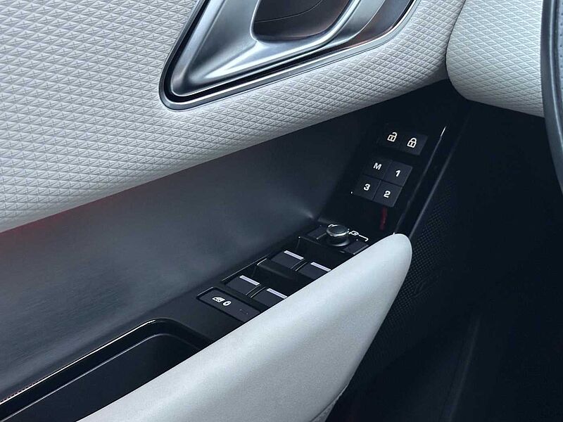 Land Rover Range Rover Velar Diesel 300d R-Dynamic-Standhz. , Pano, AirS, LED
