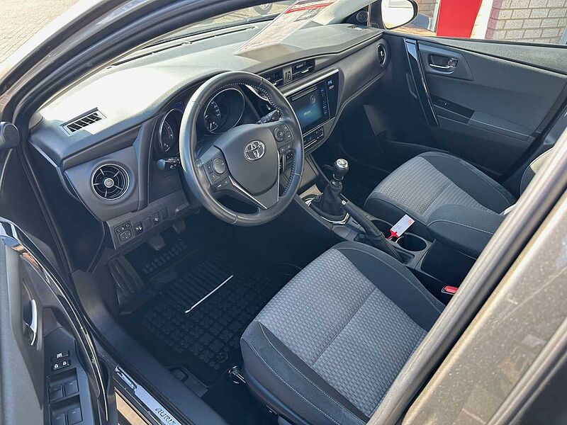 Toyota Auris 1.2 Turbo Team Deutschland - Keyfree, CAM, SHZ, BT .. . -