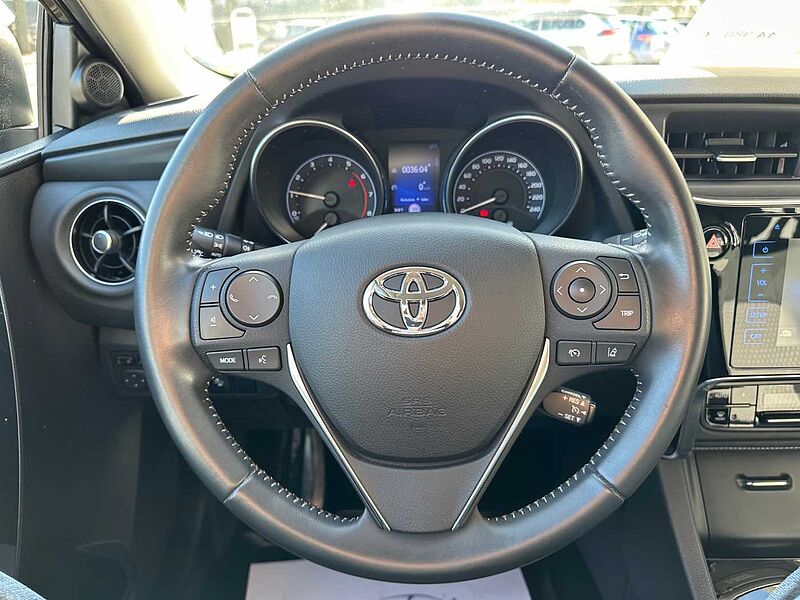 Toyota Auris 1.2 Turbo Team Deutschland - Keyfree, CAM, SHZ, BT .. . -