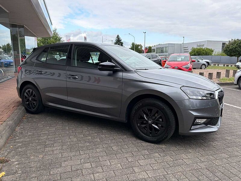 SKODA Fabia 1.0 TSI Young Edt. - SHZ, LED, BT, .. .