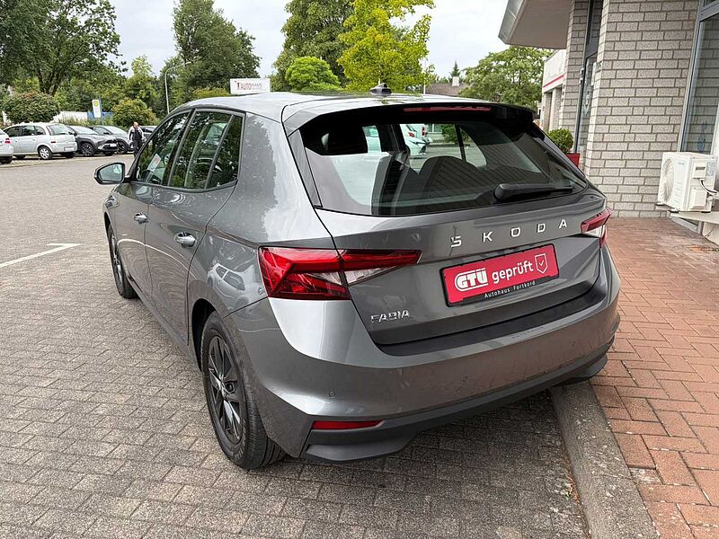 SKODA Fabia 1.0 TSI Young Edt. - SHZ, LED, BT, .. .