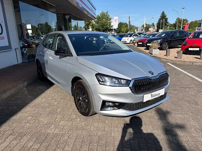 SKODA Fabia 1.0 TSI Young Edt. - SHZ, LED, BT, .. .