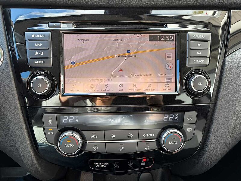 Nissan Qashqai 1.3 DIG-T DCT N-CONNECTA - Navi, Pano, PDC