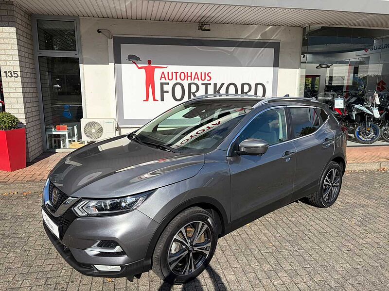 Nissan Qashqai 1.3 DIG-T DCT N-CONNECTA - Navi, Pano, PDC