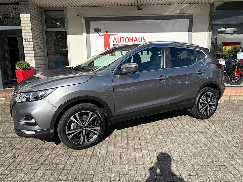 Nissan Qashqai 1.3 DIG-T DCT N-CONNECTA - Navi, Pano, PDC