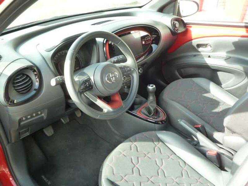 Toyota Aygo X Pulse Edition - LED, Navi, SZ, PDC, Alu 18'