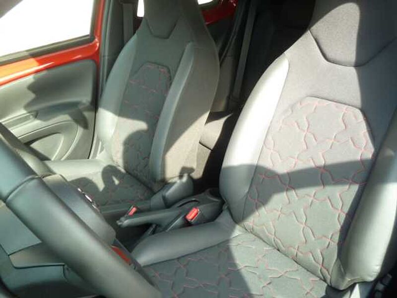 Toyota Aygo X Pulse Edition - LED, Navi, SZ, PDC, Alu 18'