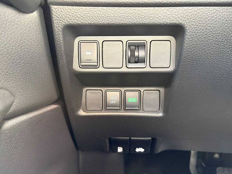 Nissan Qashqai 1.3 DIG-T DCT N-CONNECTA - 360 &deg;, Navi, PDC