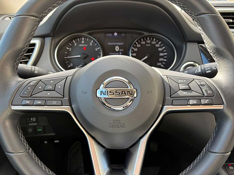 Nissan Qashqai 1.3 DIG-T DCT N-CONNECTA - 360 &deg;, Navi, PDC