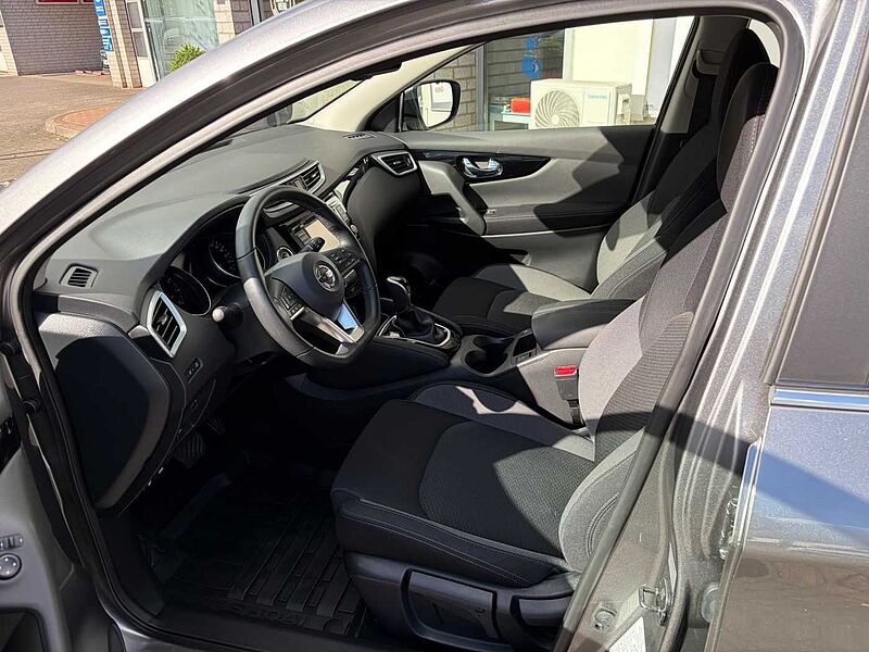 Nissan Qashqai 1.3 DIG-T DCT N-CONNECTA - 360 &deg;, Navi, PDC
