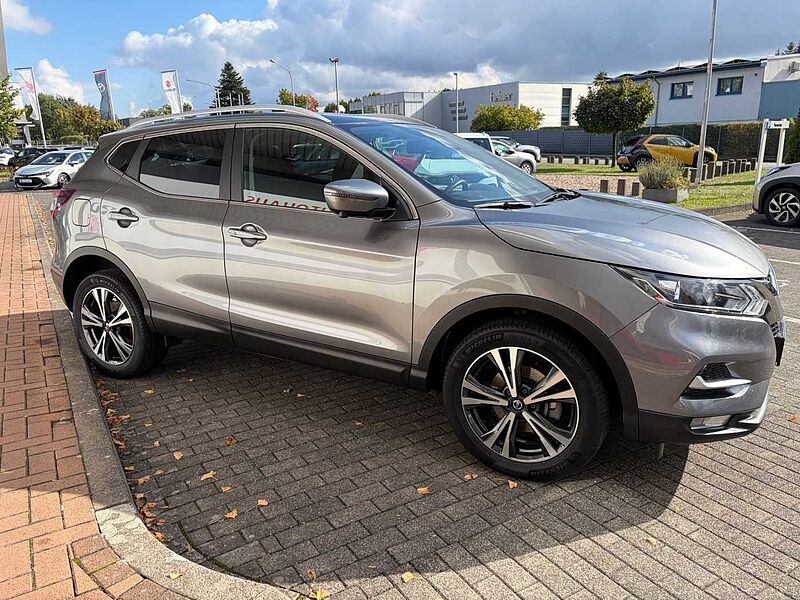 Nissan Qashqai 1.3 DIG-T DCT N-CONNECTA - 360 &deg;, Navi, PDC
