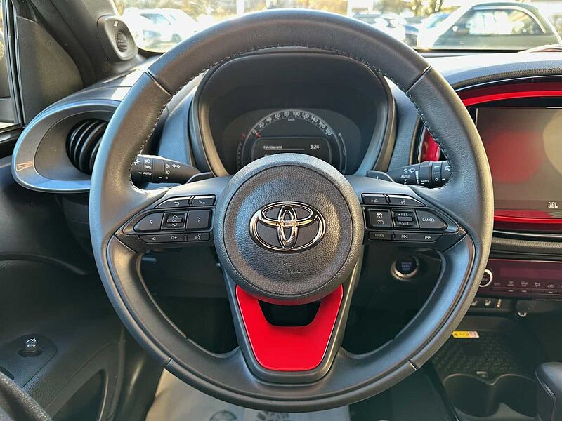 Toyota Aygo X Undercover - AHK. , JBL, LED, Navi, SZ, PDC, Alu