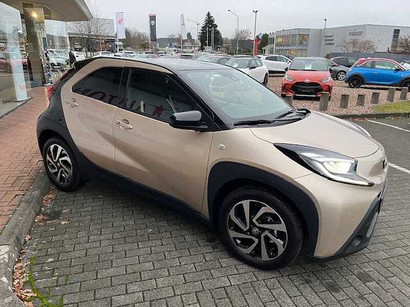 Toyota Aygo X Team Deutschland - Automatik - Navi, LED