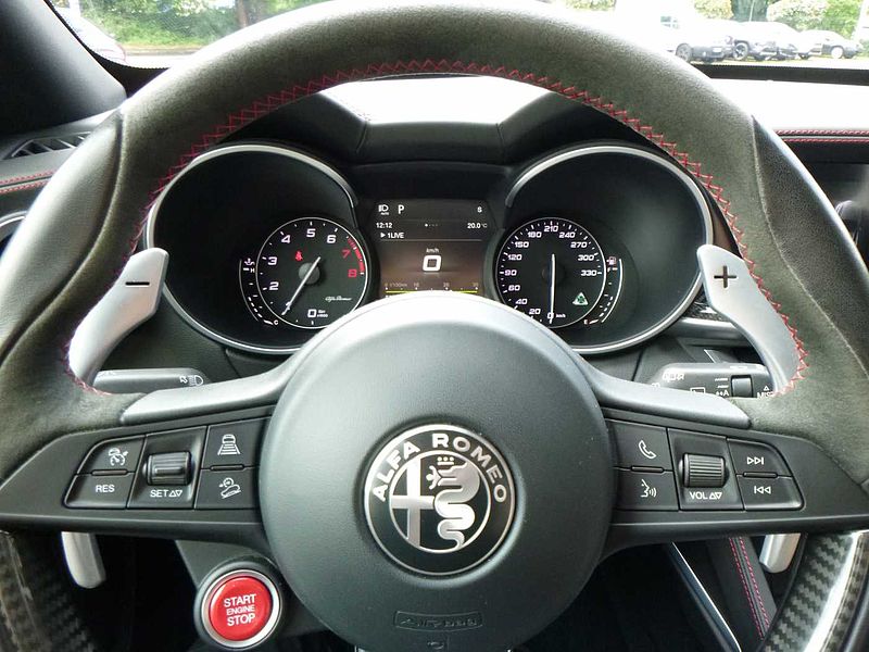 Alfa Romeo Stelvio V6 2.9 Bi-Turbo AT8-Q4 Quadrifoglio
