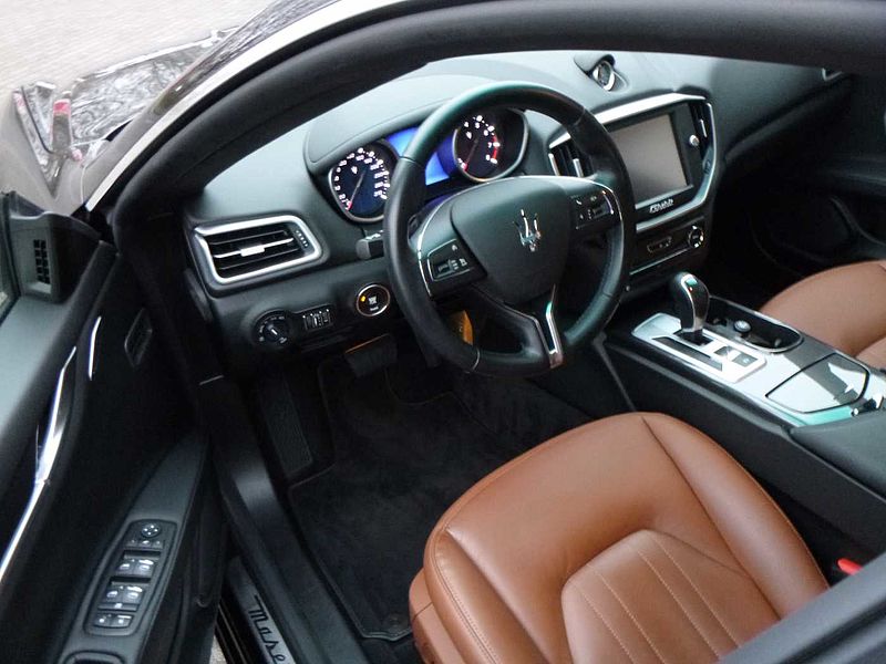 Maserati Ghibli - Leder, PDC, Navi, Alu 20', neuer Service